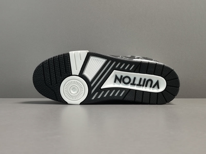 LOUIS VUITTON LV “Trainer“