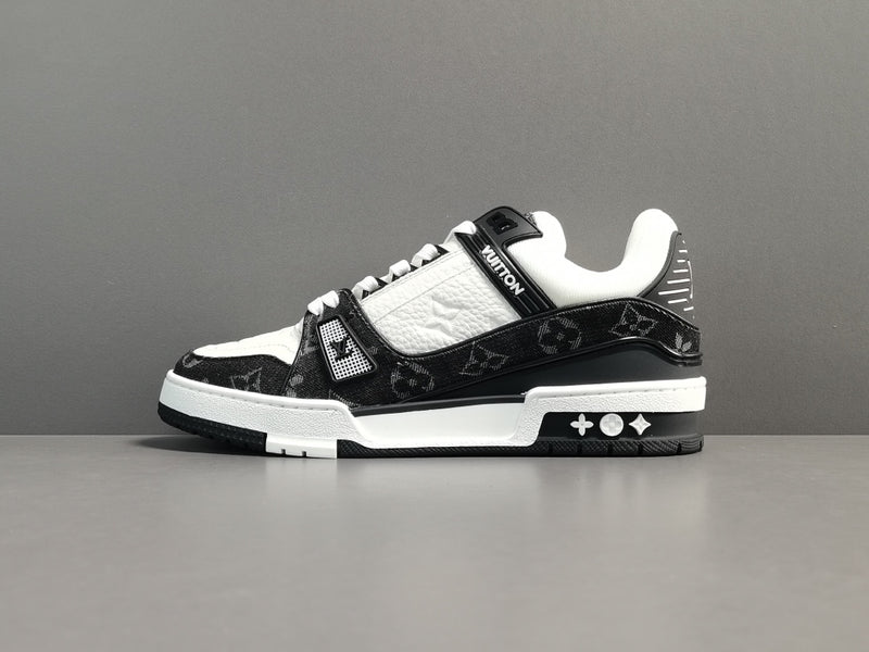 LOUIS VUITTON LV “Trainer“