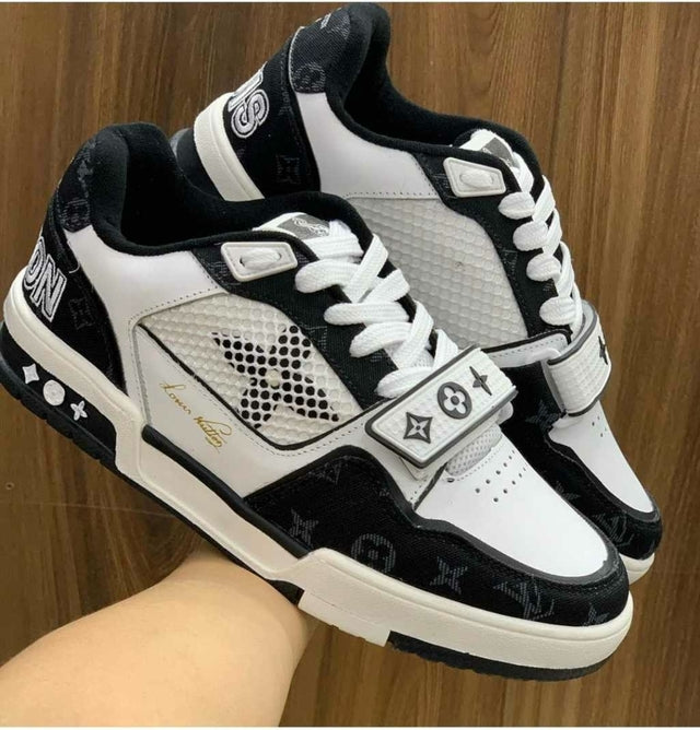 LOUIS VUITTON LV “Trainer“ 2