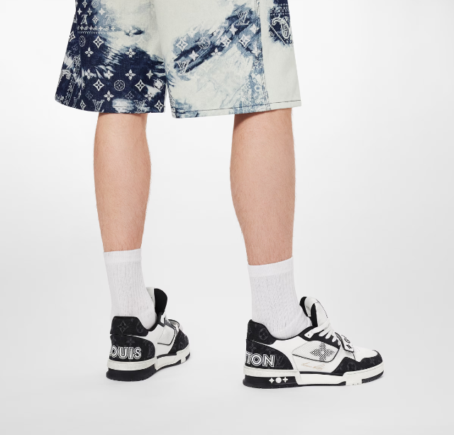 LOUIS VUITTON LV “Trainer“ 2